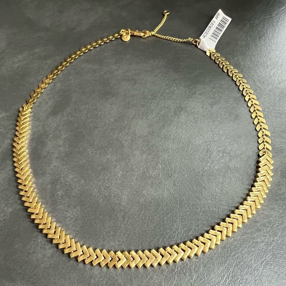 Madewell Arrowstack Chevron Chain Necklace in Gold - Picture 7 of 7